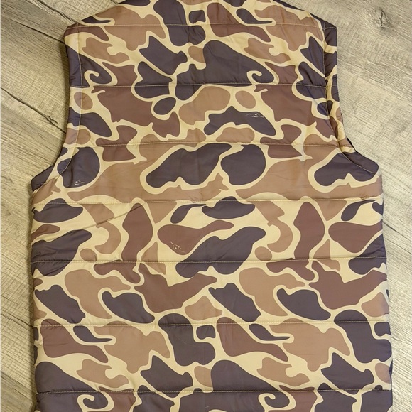 Men's Camouflage Outdoor Vest - Picture 2 of 4